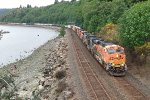 BNSF 7528 leading SB toward interbay